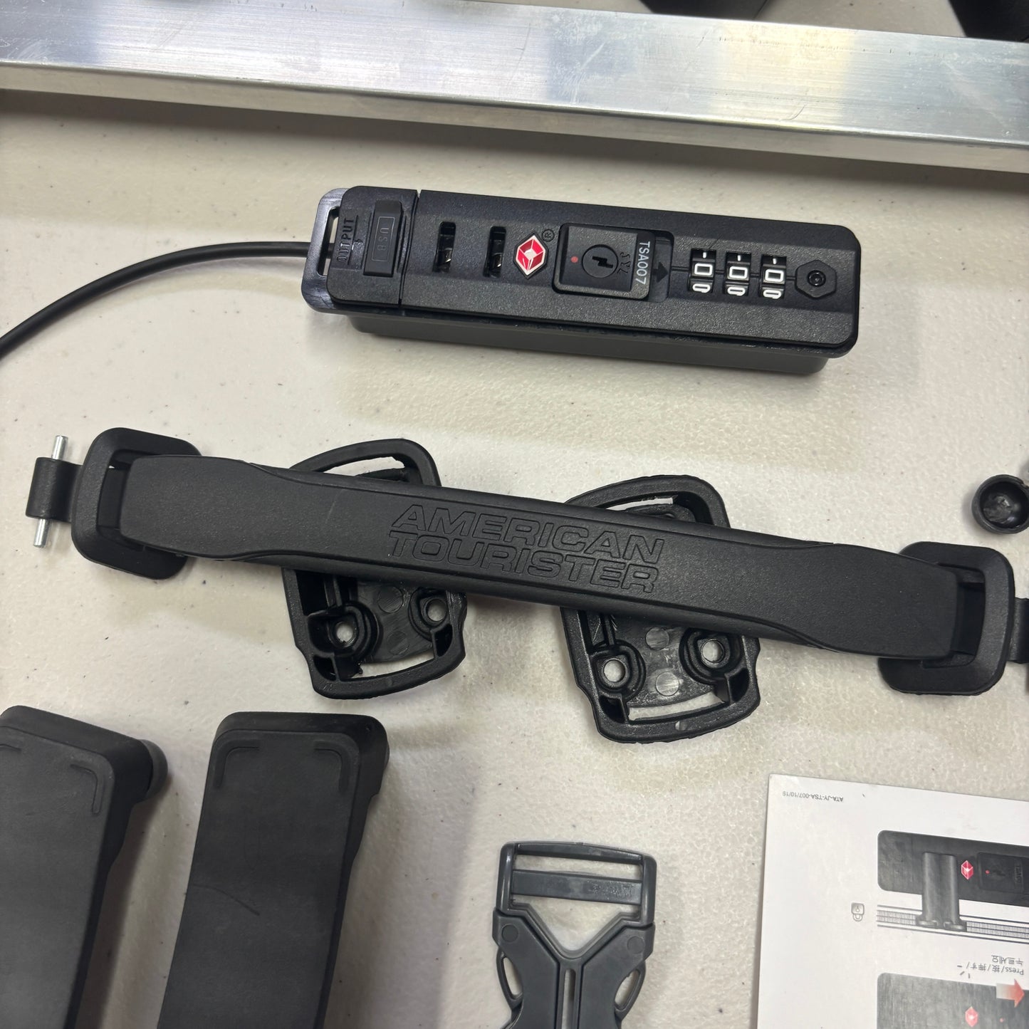 AMERICAN TOURISTER AIRCONIC FRONT OPENING 55CM SPARE PARTS KIT BLACK