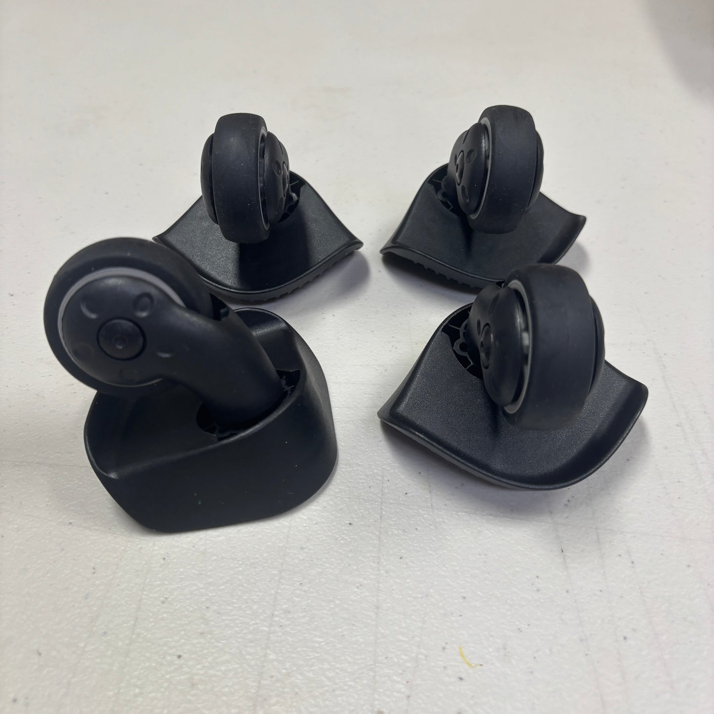 SAMSONITE COSMOLITE SET OF 4 WHEELS SMALL