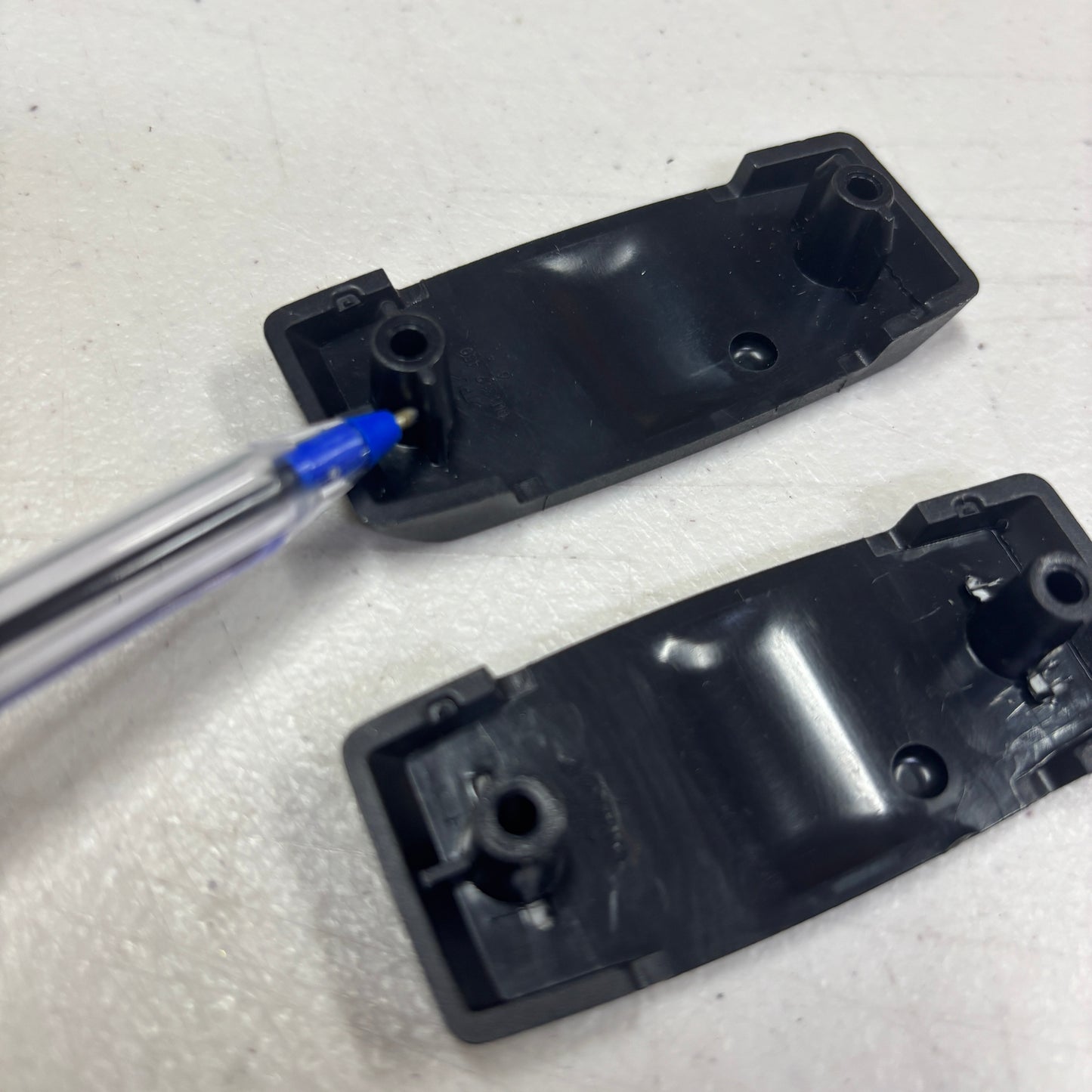 SAMSONITE COSMOLITE SET OF 2 HINGES OU1218.470 OR OU1319.450