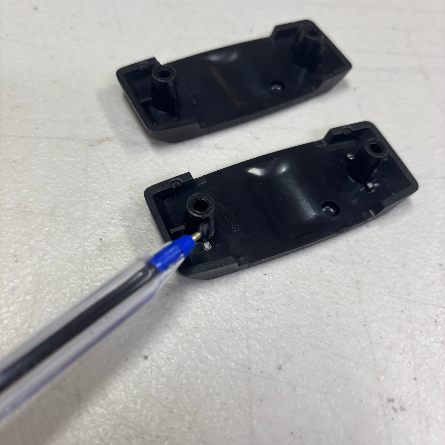 SAMSONITE COSMOLITE SET OF 2 HINGES OU1218.470 OR OU1319.450