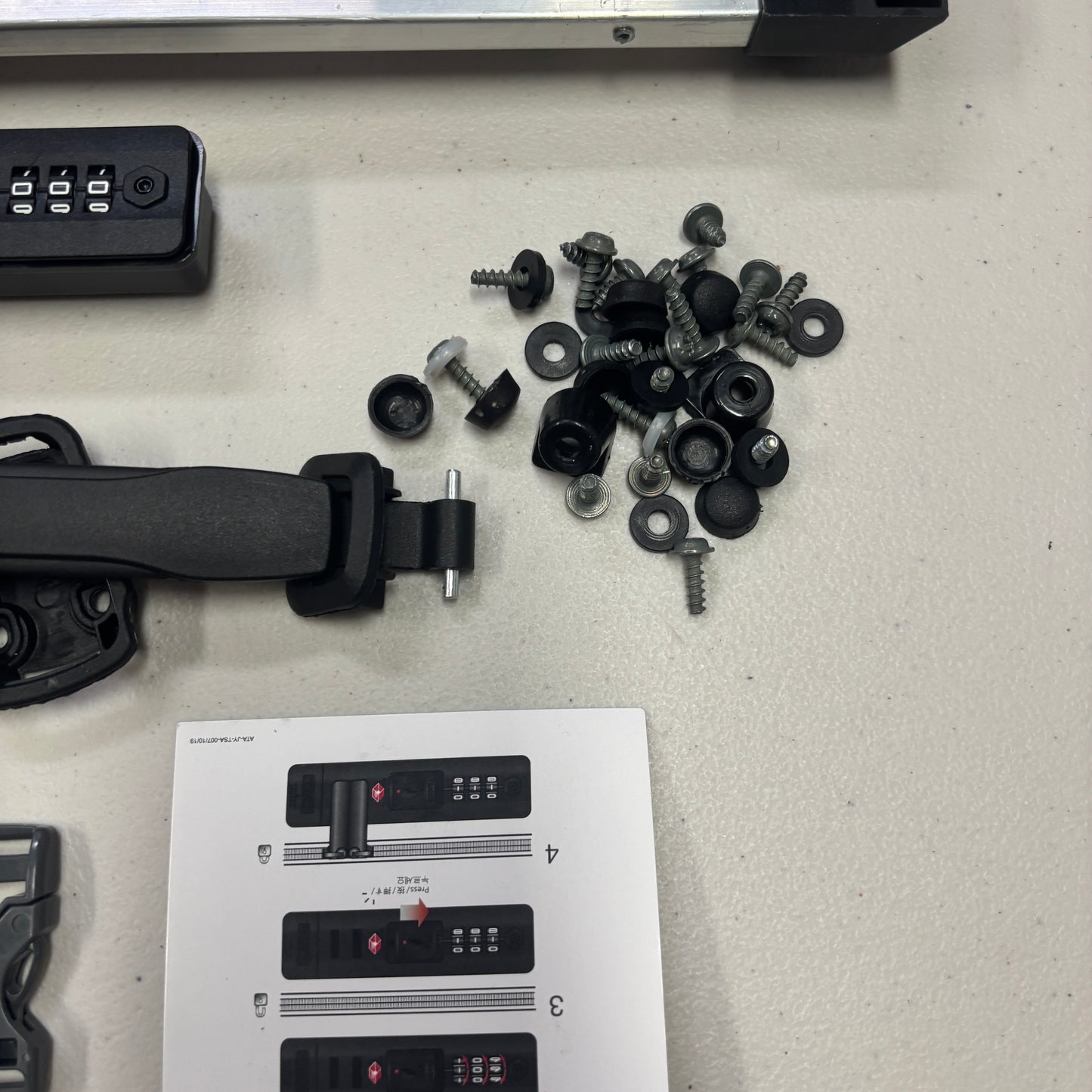 AMERICAN TOURISTER AIRCONIC FRONT OPENING 55CM SPARE PARTS KIT BLACK