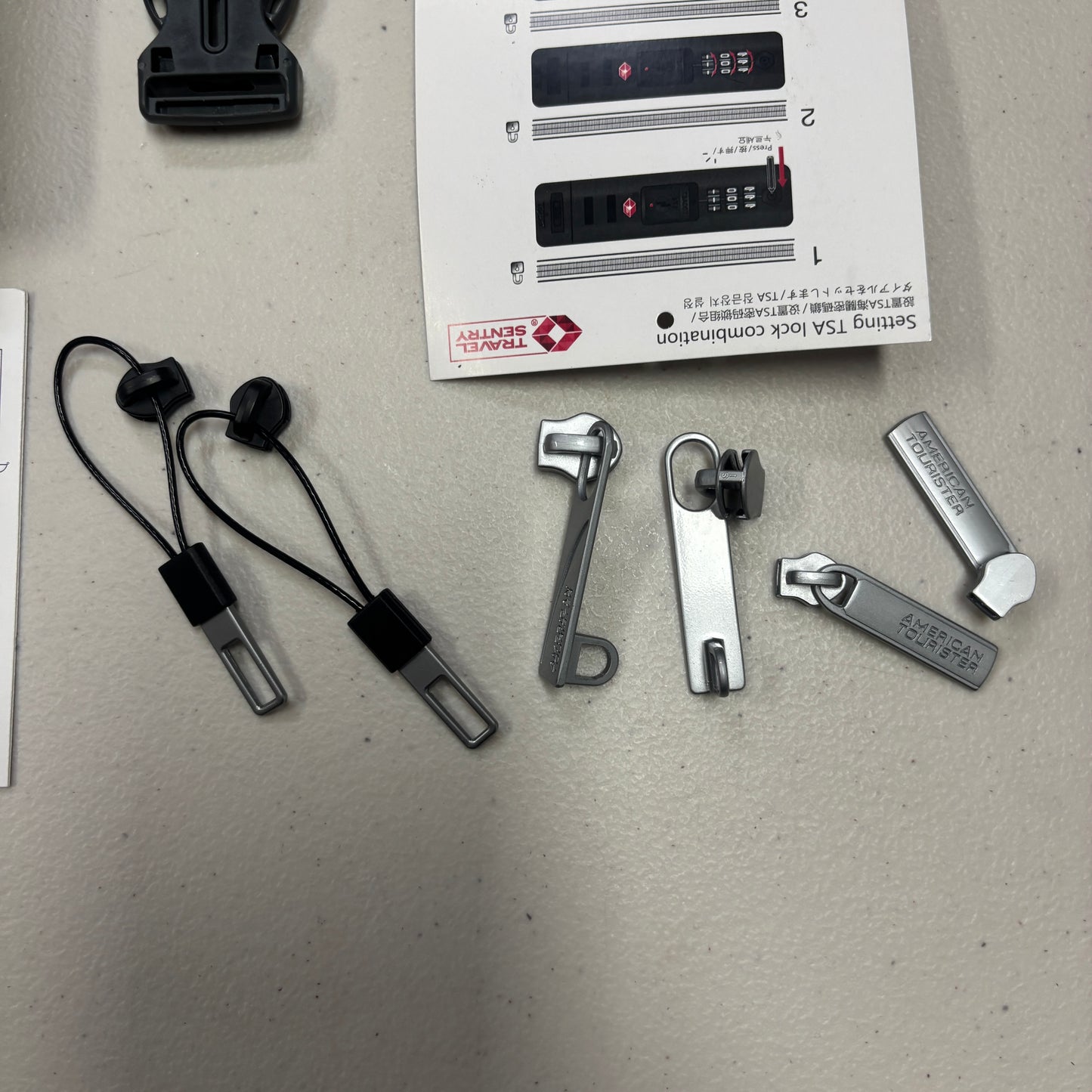 AMERICAN TOURISTER AIRCONIC FRONT OPENING 55CM SPARE PARTS KIT BLACK