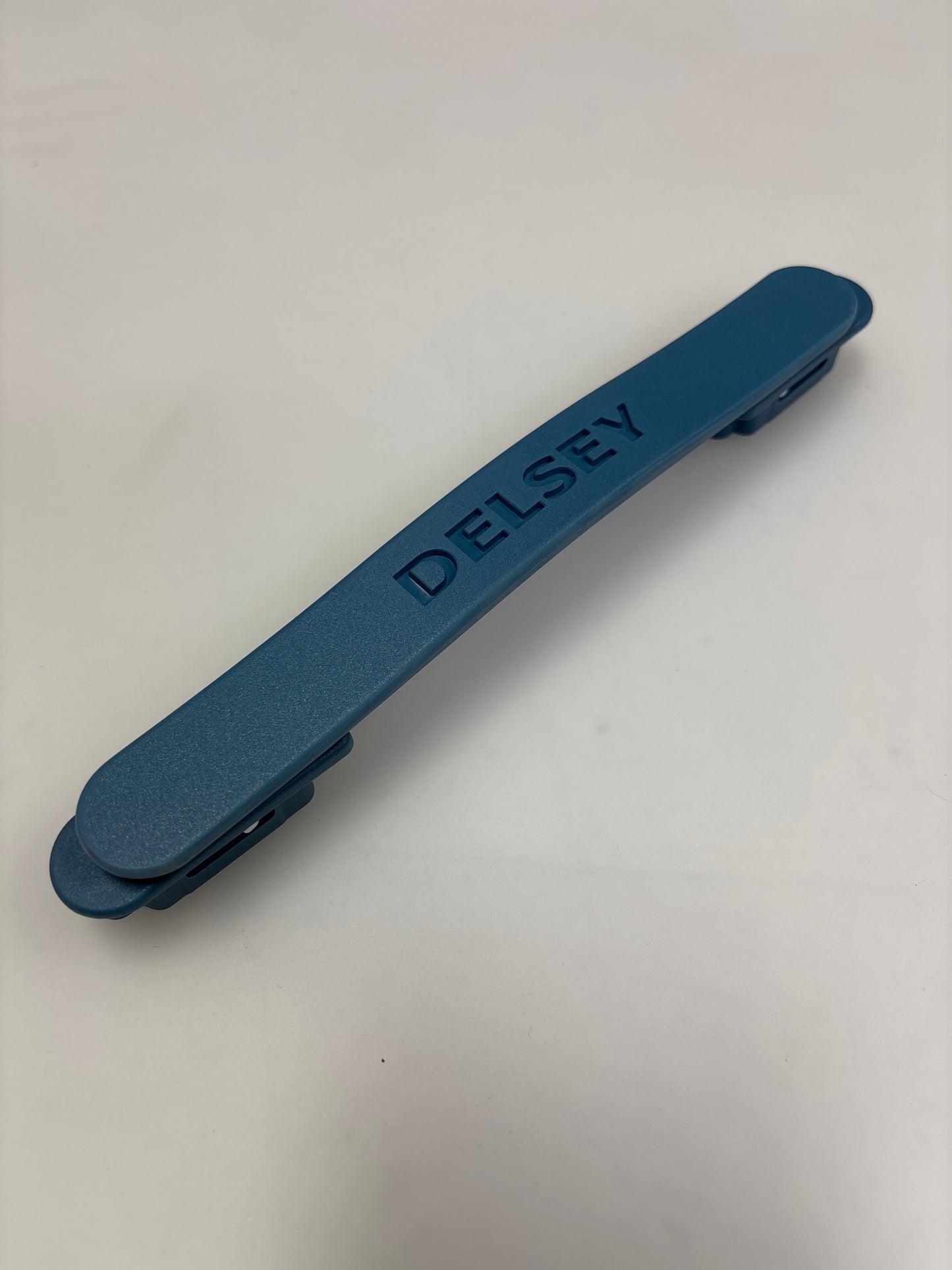 DELSEY HANDLE